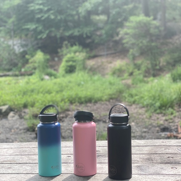 Hydroflask - Picture 2 of 4